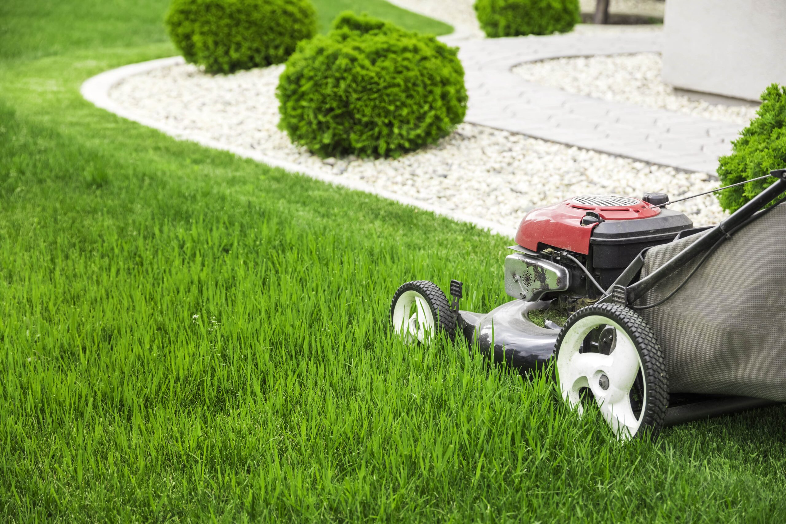 GQ Mow & Snow, lawn mowing