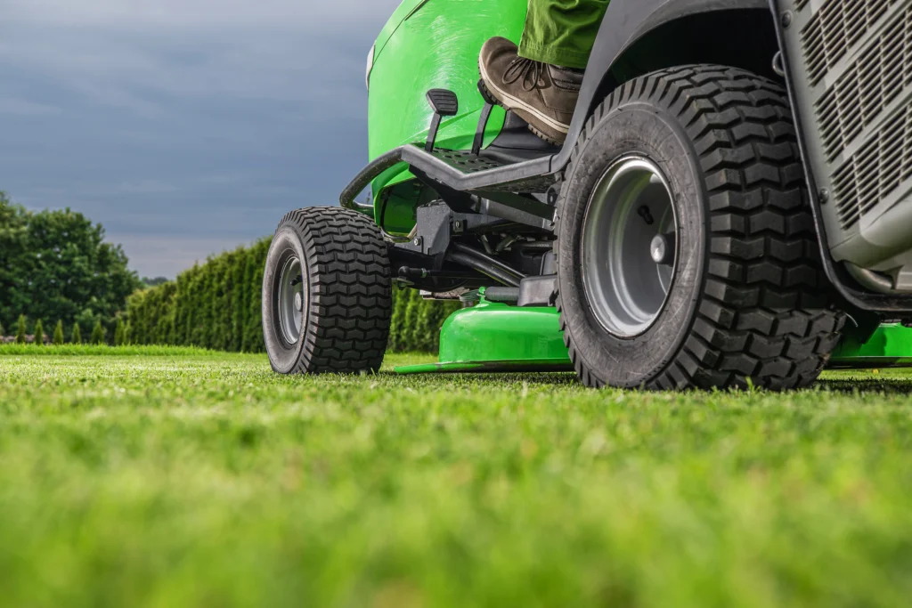 GQ's Mow & Snow - outdoor power equipment riding lawn mower tractor